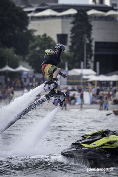 Gdynia Fly Cup - Międzynarodowe Mistrzostwa we freestyle flyboardingu, fot. gdyniasport.pl