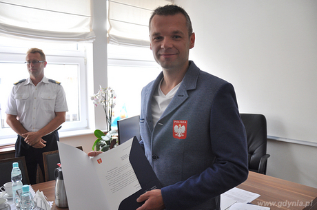Olimpijczyk Piotr Daniluk z wizytą w gdyńskim Ratuszu, fot. Dorota Nelke