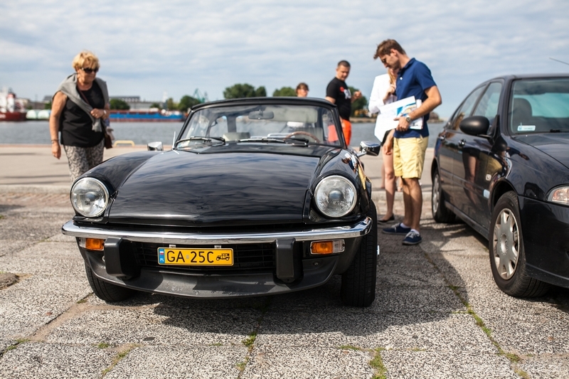 Oldtimery biorące udział w rajdzie „Kaszëbë 2016, organizowanym przez Club Antycznych Automobili i Rajdów / fot. Karol Stańczak