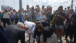 Odsłonięcie tablicy pamiątkowej w Alei Statków Pasażerskich dla Mein Schiff 5 fot. Małgorzata Omachel-Kwidzińska