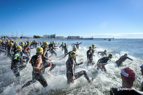 Etap pływacki Herbalife IRONMAN 70.3 Gdynia 2016, fot. gdyniasport.pl