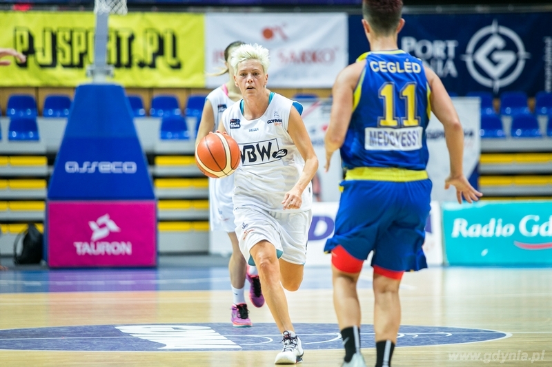 Memoriał Franciszki Cegielskiej i Małgorzaty Dydek - mecz  Basket 90 Gdynia – VBW CEEK Cegled / fot. Karol Stańczak