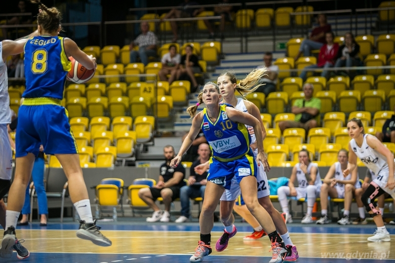 Memoriał Franciszki Cegielskiej i Małgorzaty Dydek - mecz  Basket 90 Gdynia – VBW CEEK Cegled / fot. Karol Stańczak