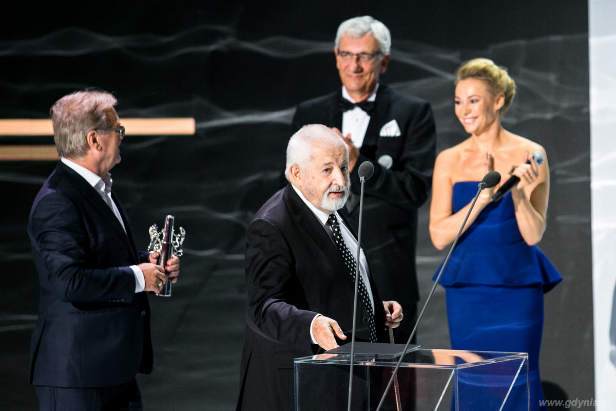 Platynowe Lwy – Nagrodę za całokształt twórczości odebrał Janusz Majewski, reżyser, scenarzysta, dramatopisarz i wykładowca, fot. Karol Stańczak