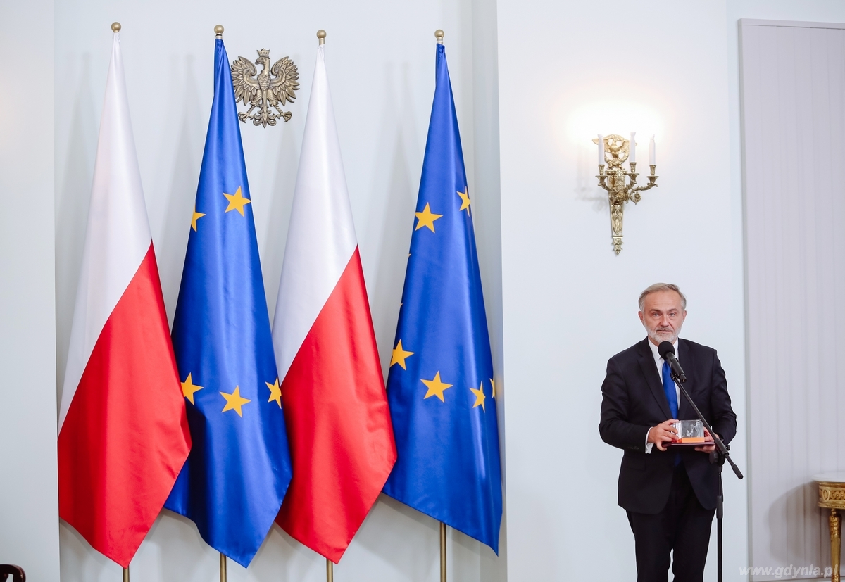 Gala Lider Dostępności. Nagrodę w kategorii Samorząd obiera prezydent Gdyni Wojciech Szczurek / fot. Marta Kuśmierz - Integracja