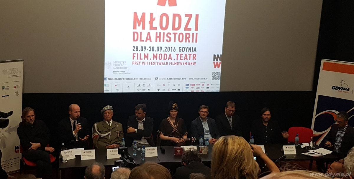 Ruszył Festiwal Filmowy Niepokorni, Niezłomni Wykleci. Na zdjęciu uczestnicy konferencji prasowej / fot. Małgorzata Omachel - Kwidzińska