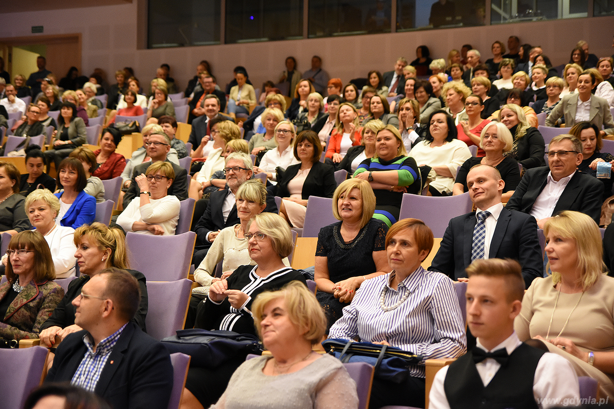 Gdyńscy nauczyciele zgromadzeni w Pomorskim Parku Naukowo-Technologicznym z okazji Dnia Edukacji Narodowej, fot. Michał Puszczewicz