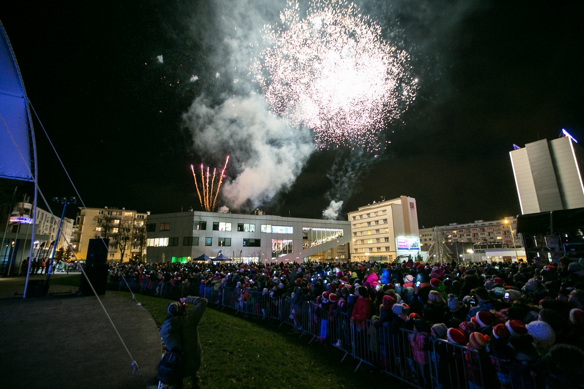 Gdyńskie Mikołajki 2016 - Plac Grunwaldzki pełen dzieci /fot. Karol Stańczak