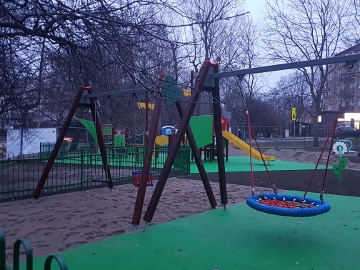 Nowy plac zabaw dla dzieci fot. Małgorzata Omachel - Kwidzińska