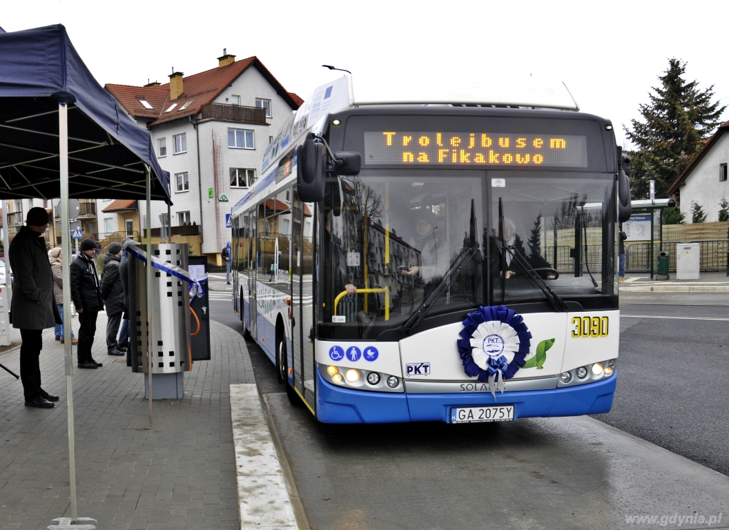 Trolejbus na pętli Fikakowo, fot. Barbara Betlejewska