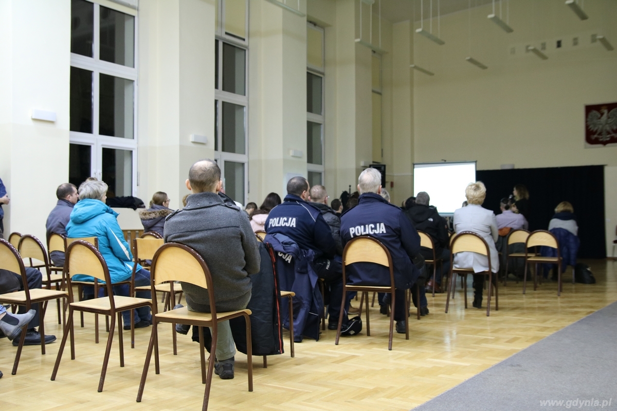 Pierwsze spotkanie w ramach konsultacji społecznych projektu Gminnego Programu Rewitalizacji / fot. Aleksandra Dylejko Pierwsze spotkanie w ramach konsultacji społecznych projektu Gminnego Programu Rewitalizacji / fot. Aleksandra Dylejko