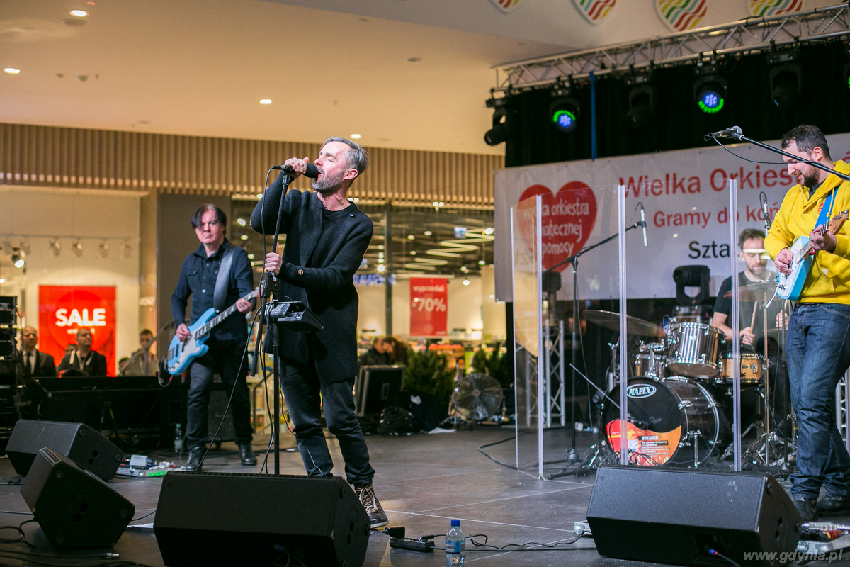 Koncert w Centrum Handlowym Riviera na rzecz Wielkiej Orkiestry Świątecznej Pomocy, fot. Karol Stańczak