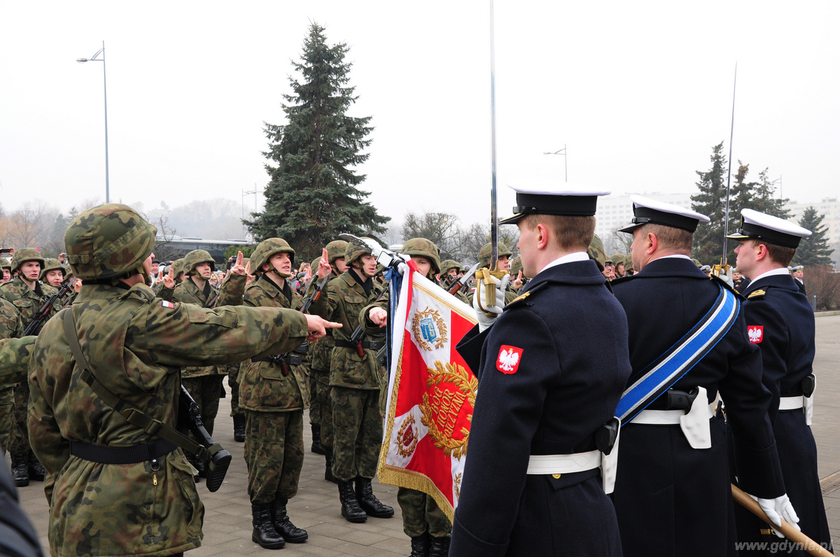Uroczysta przysięga wojskowa elewów w ramach służby przygotowawczej, fot. Michał Kowalski