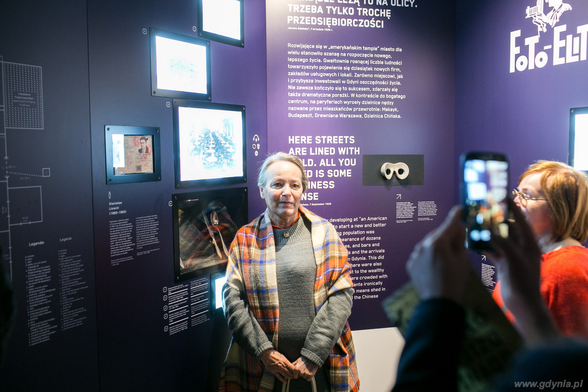 Zwiedzanie nowej wystawy stałej Muzeum Miasta Gdyni, fot. Karol Stańczak