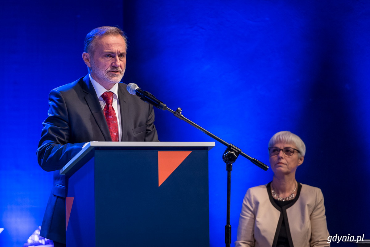 Prezydent Gdyni Wojciech Szczurek i przewodnicząca Rady Miasta Gdyni Joanna Zielińska na uroczystej sesji Rady Miasta Gdyni z okazji 91 urodzin Gdyni, fot. Dawid Linkowski
