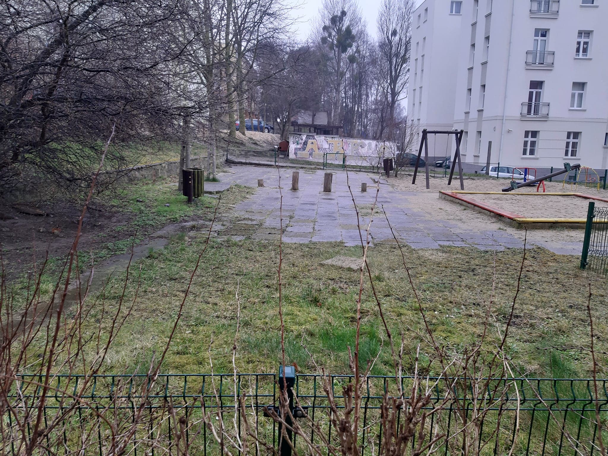 teren przy ul. Kapitańskiej przed zagospodarowaniem na park kieszonkowy //fot. WOM