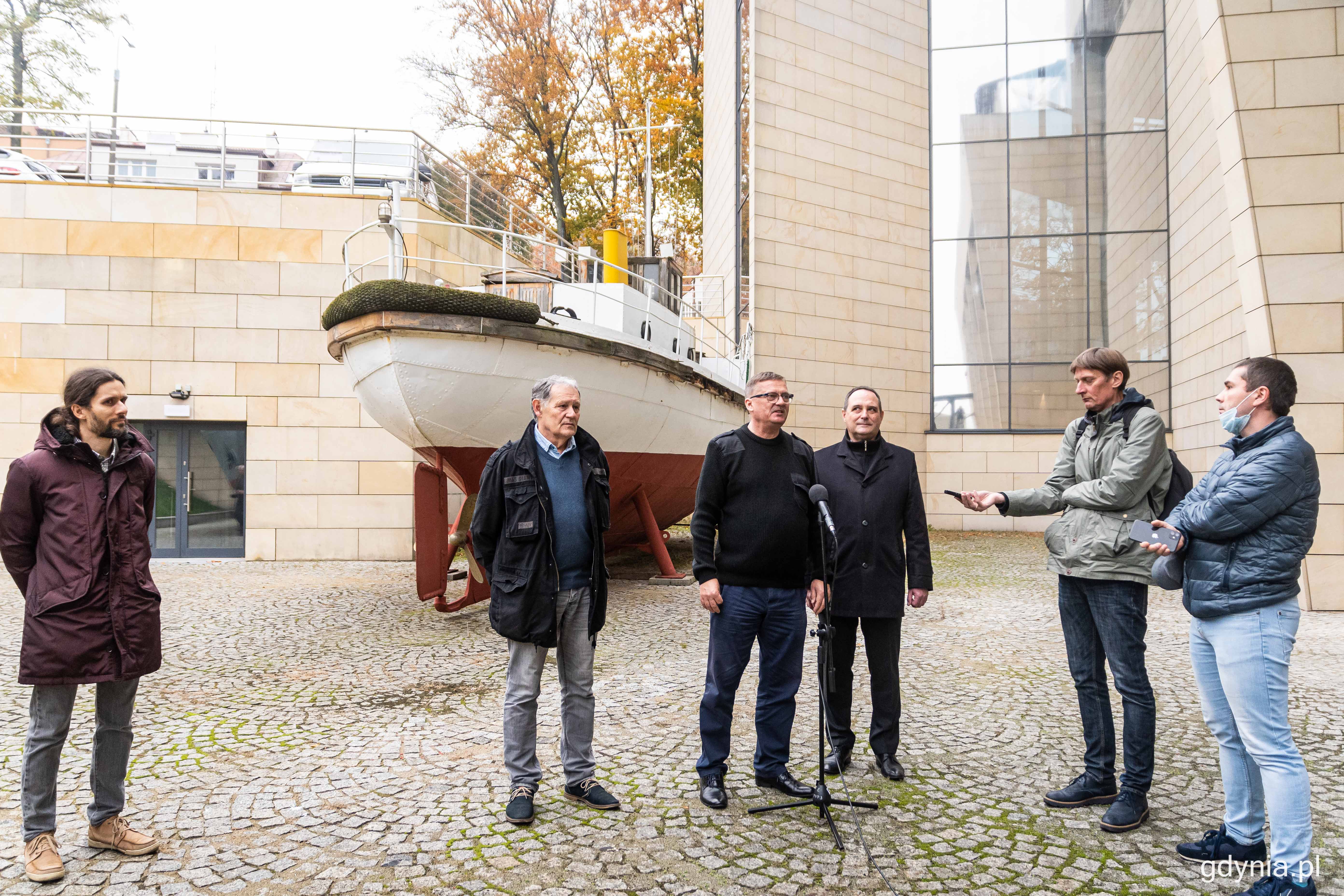 „Samarytanka” już na nowym miejscu w Muzeum Marynarki Wojennej w Gdyni, fot. Kamil Złoch