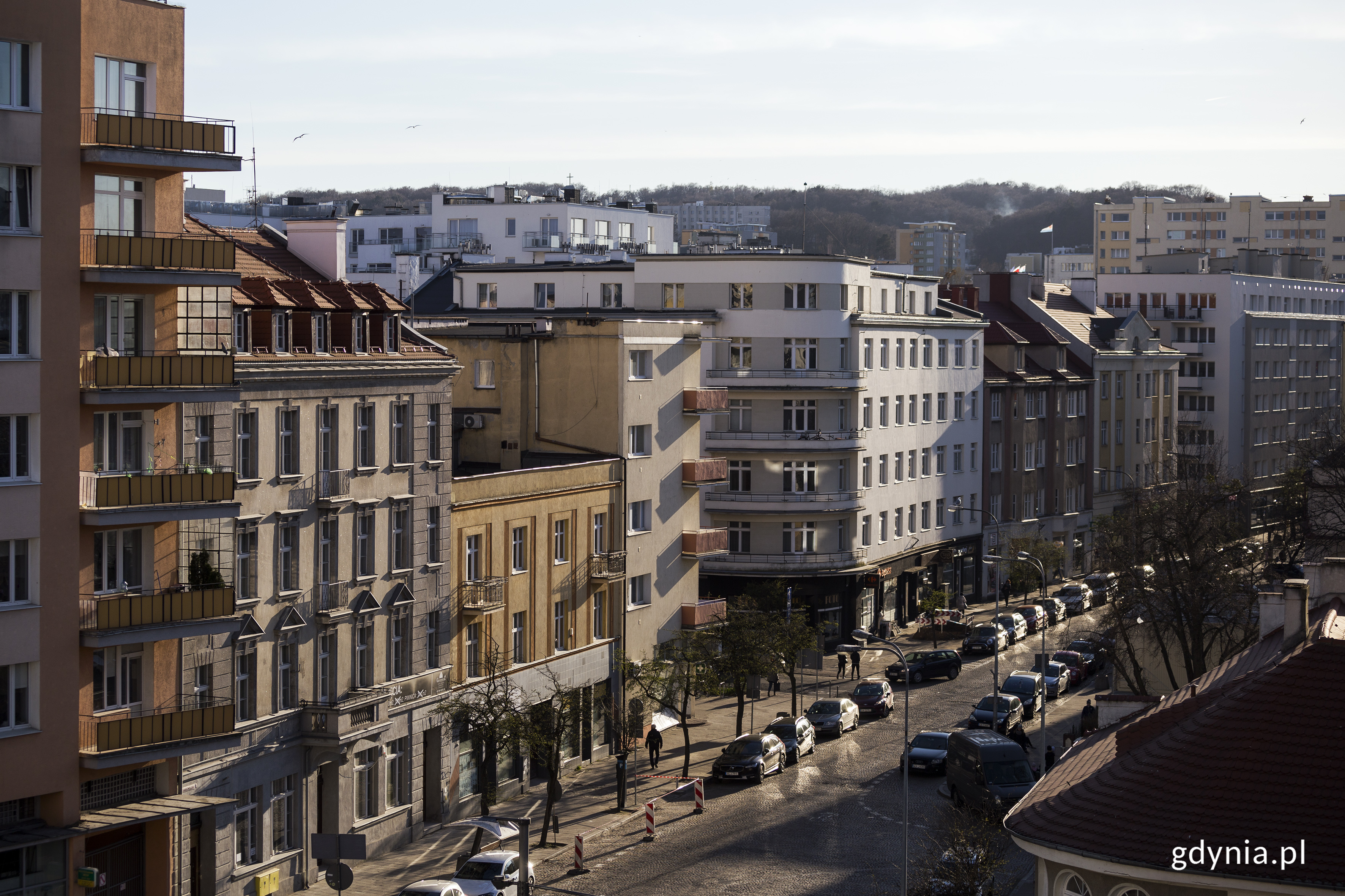 Hotel La Guitarra, dawniej Hotel Centralny na Starowiejskiej 1 oraz modernistyczne kamienice. Fot. Przemysław Kozłowski 