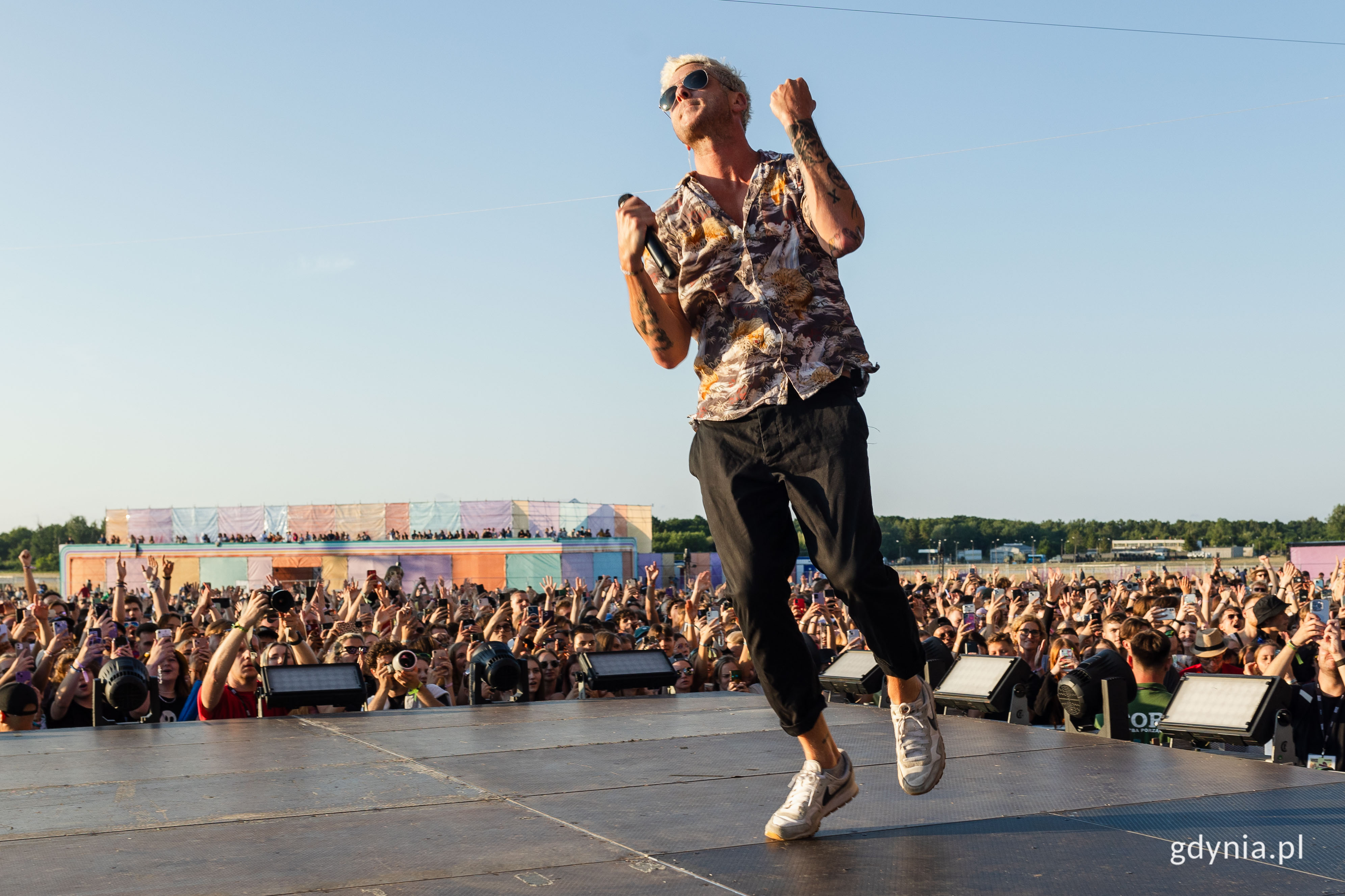 Ryan Tedder z zespołu OneRepublic podczas koncertu na Orange Main Stage // fot. Karol Stańczak