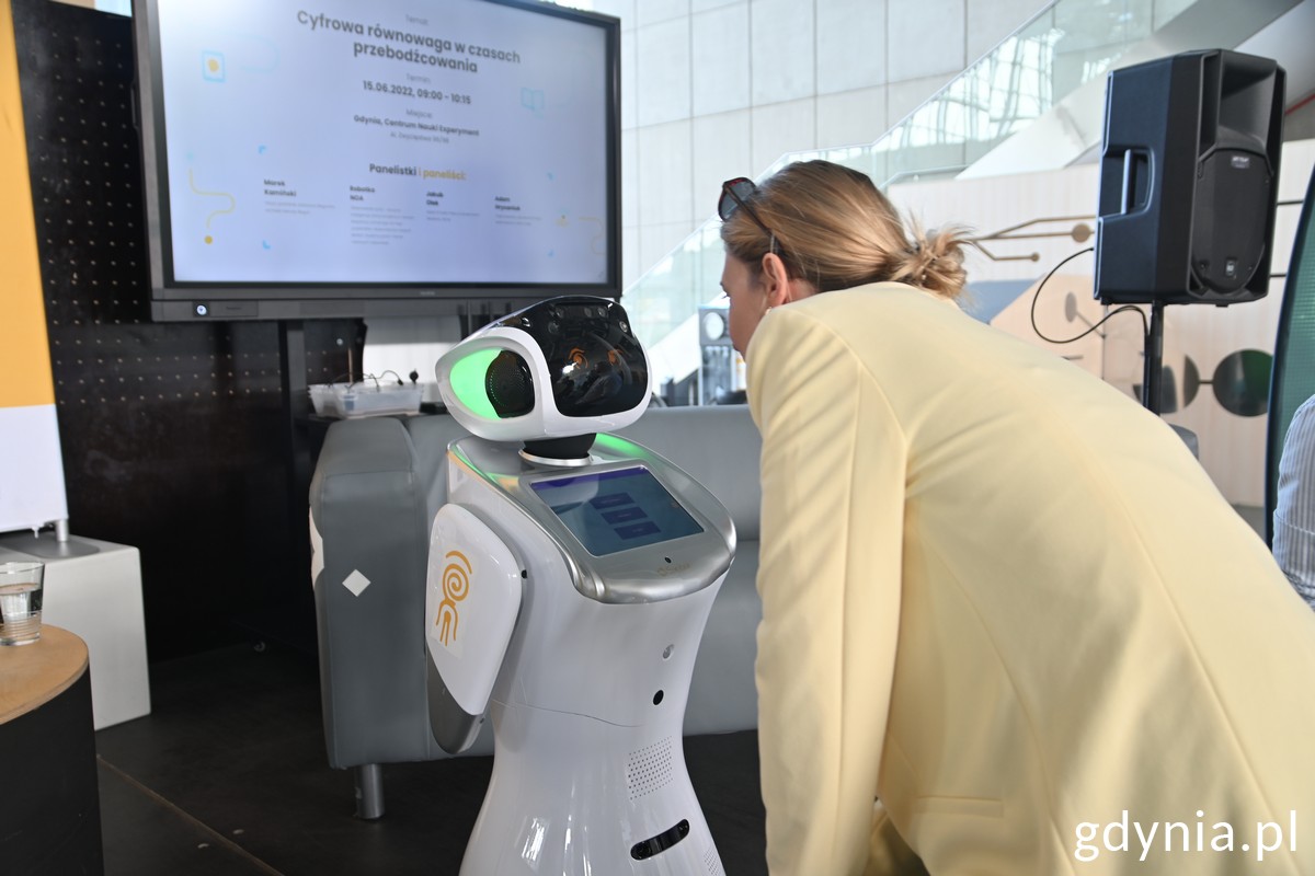 Robot NOE, który towarzyszy Markowi Kamińskiemu, fot. Magdalena Śliżewska