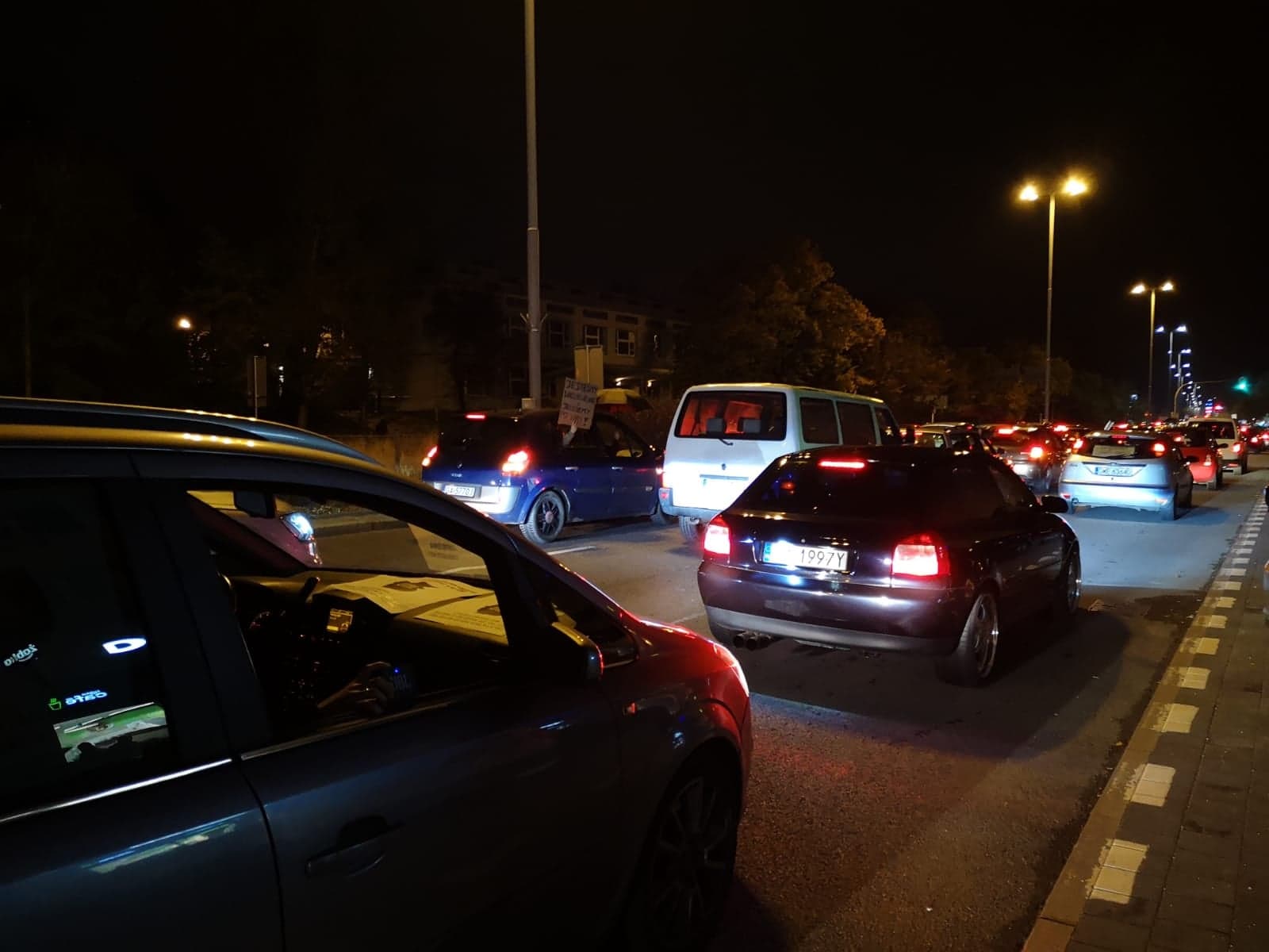 Kierowcy blokujący jedną z ulic w Gdyni