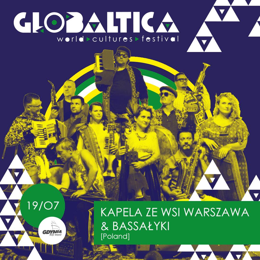 Kapela ze Wsi Warszawa & Bassałyki - grupa ludzi na granatowo-białym tle. Niektórzy z nich trzymają w rękach instrumenty muzyczne. U góry napis "Globaltica"
