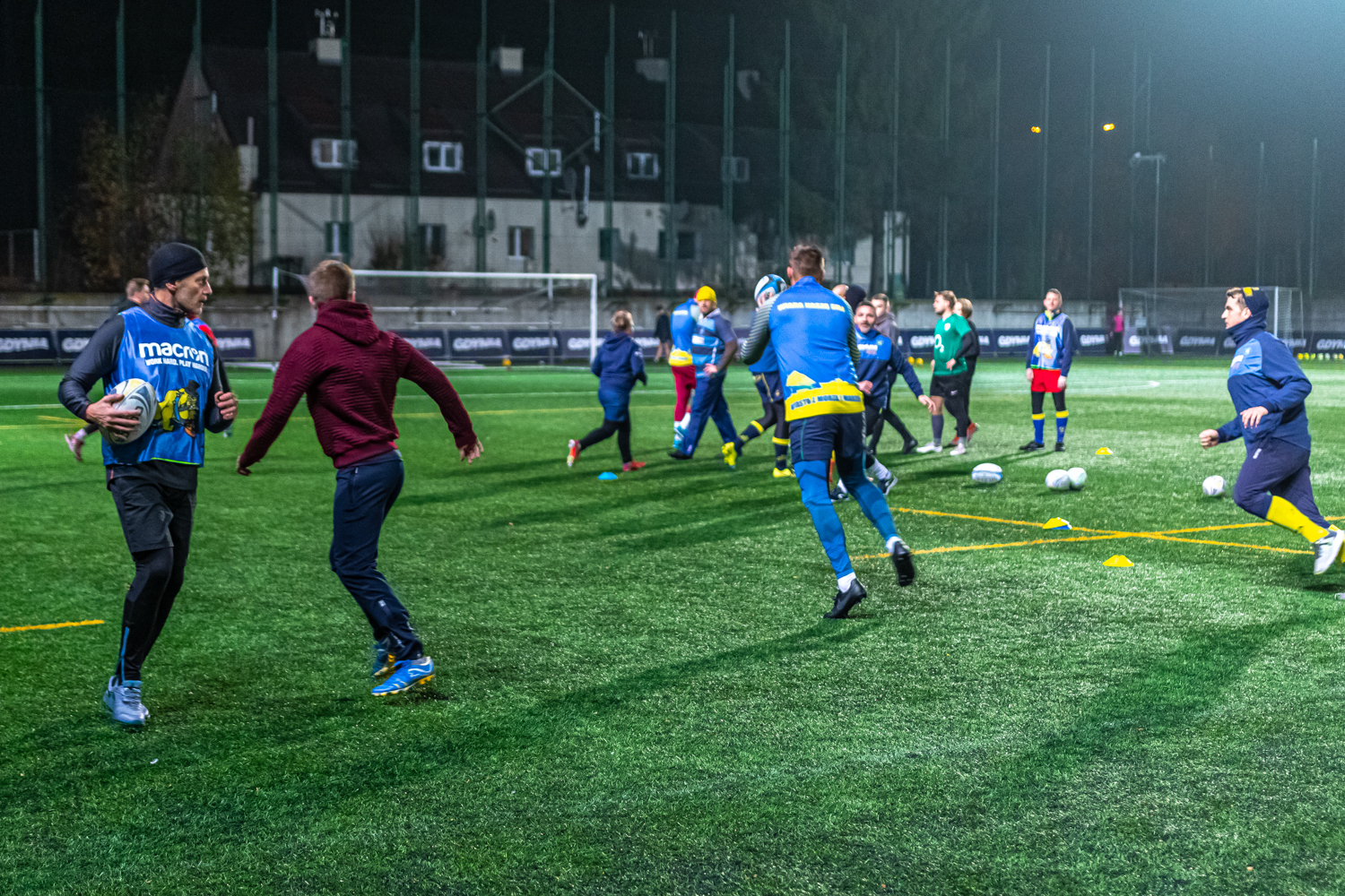 Odważni trenowali z rugbystami Arki Gdynia // fot. Marek Sałatowski (materiały kampanii „Odważni Wygrywają”)