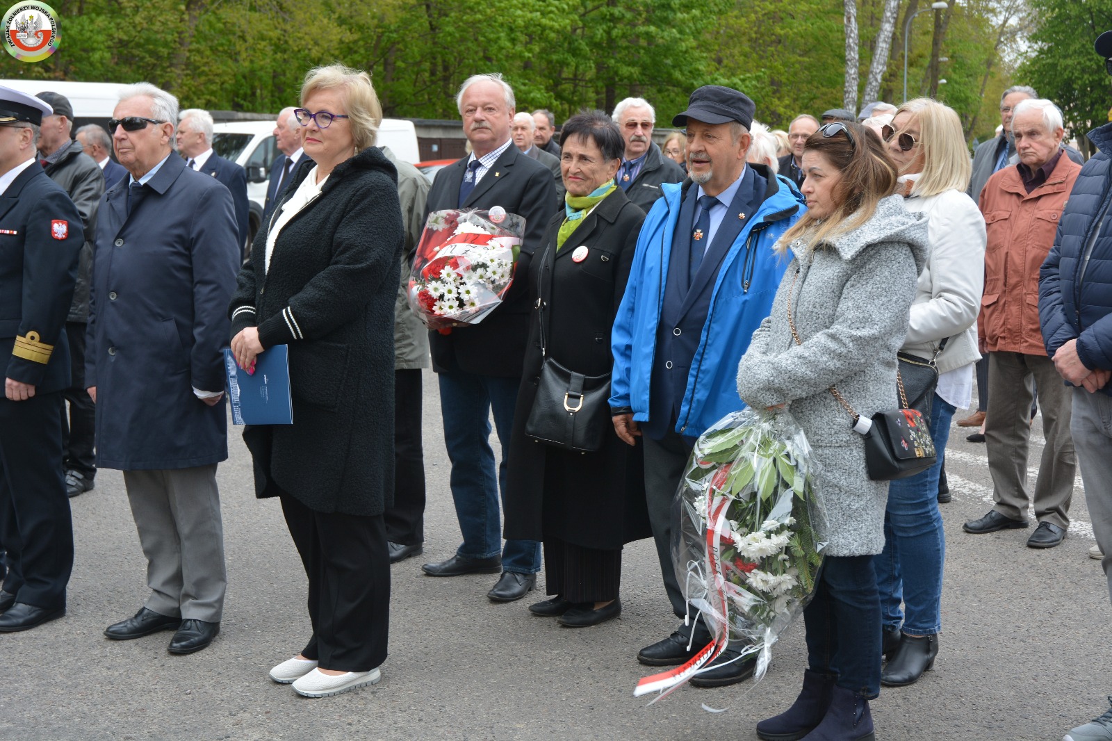 Uczestnicy uroczystości i radna Gdyni Teresa Bysewska