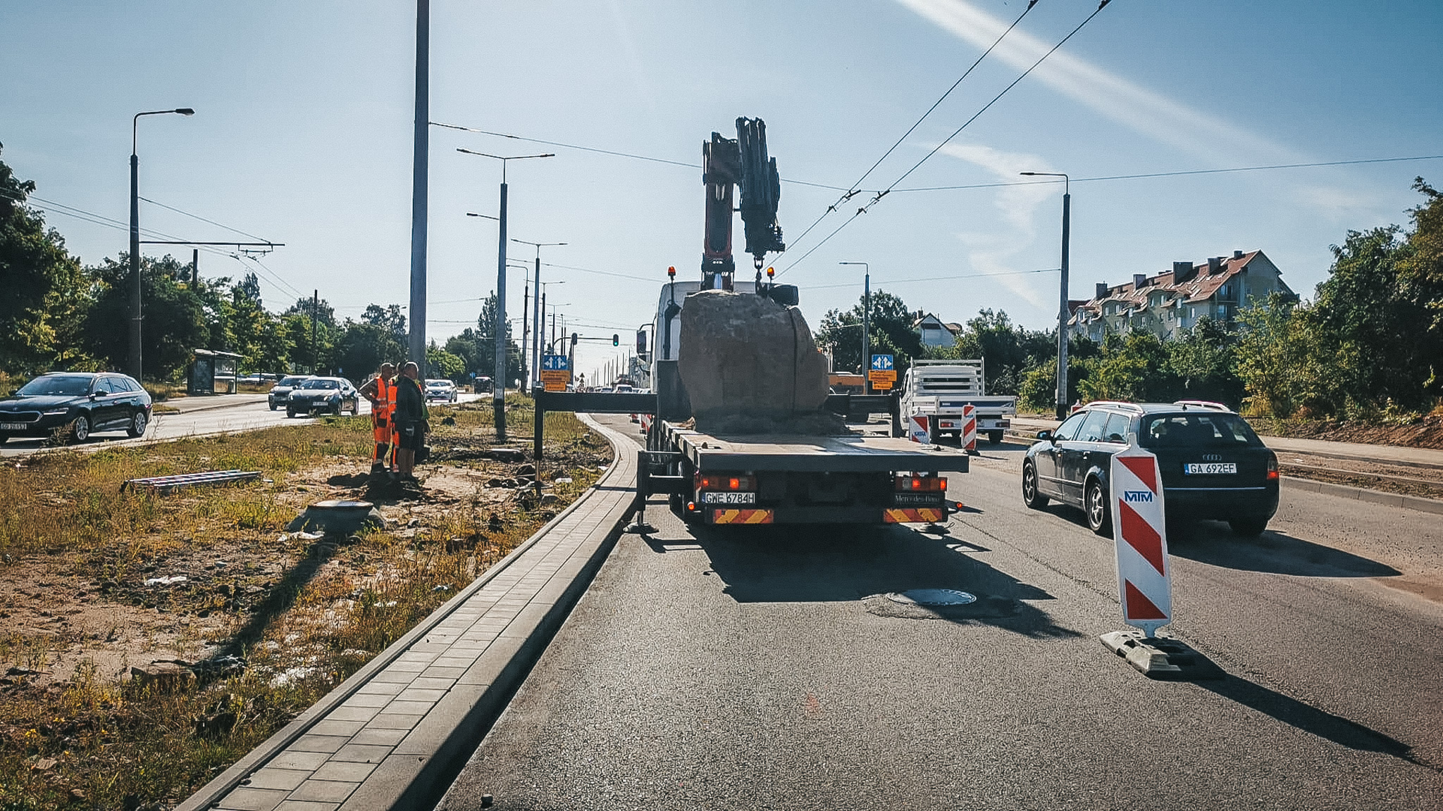 transport kamieni na samochodzie