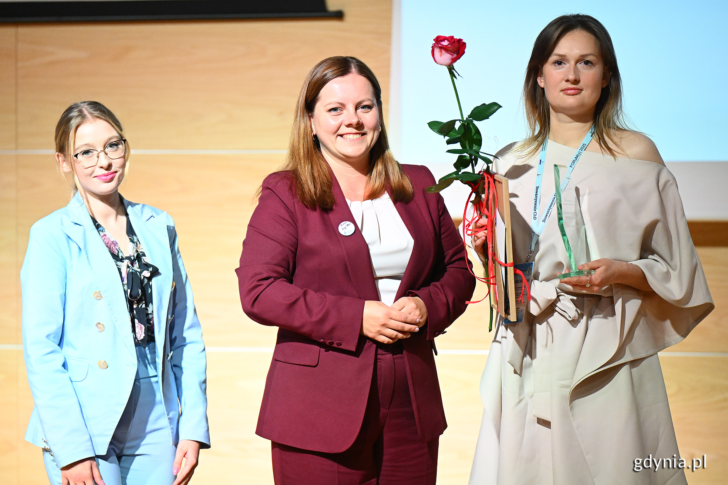 Laureatka wraz z prezydent Aleksandra Kosiorek 