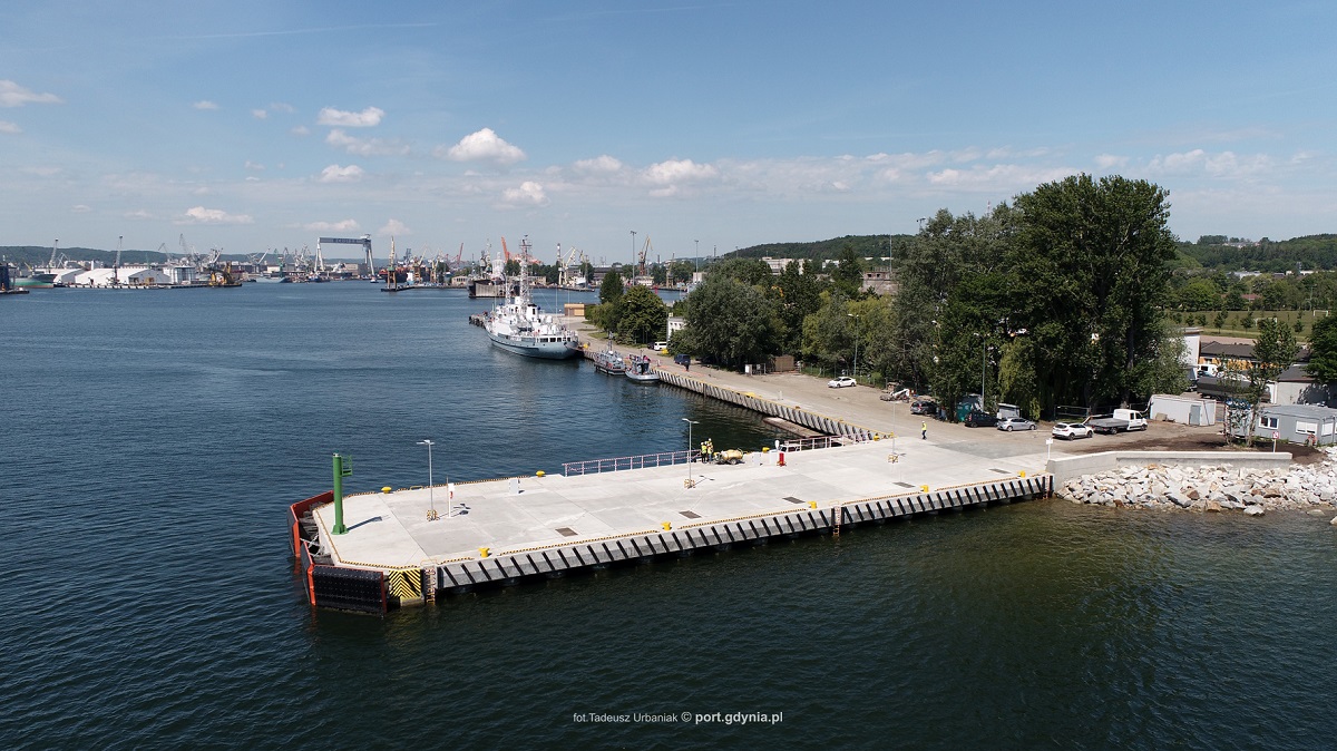 Przebudowana ostroga północna, która pozwoliła na poszerzenie wejścia do portu do 140 metrów, fot. Tadeusz Urbaniak / www.port.gdynia.pl / mat. prasowe