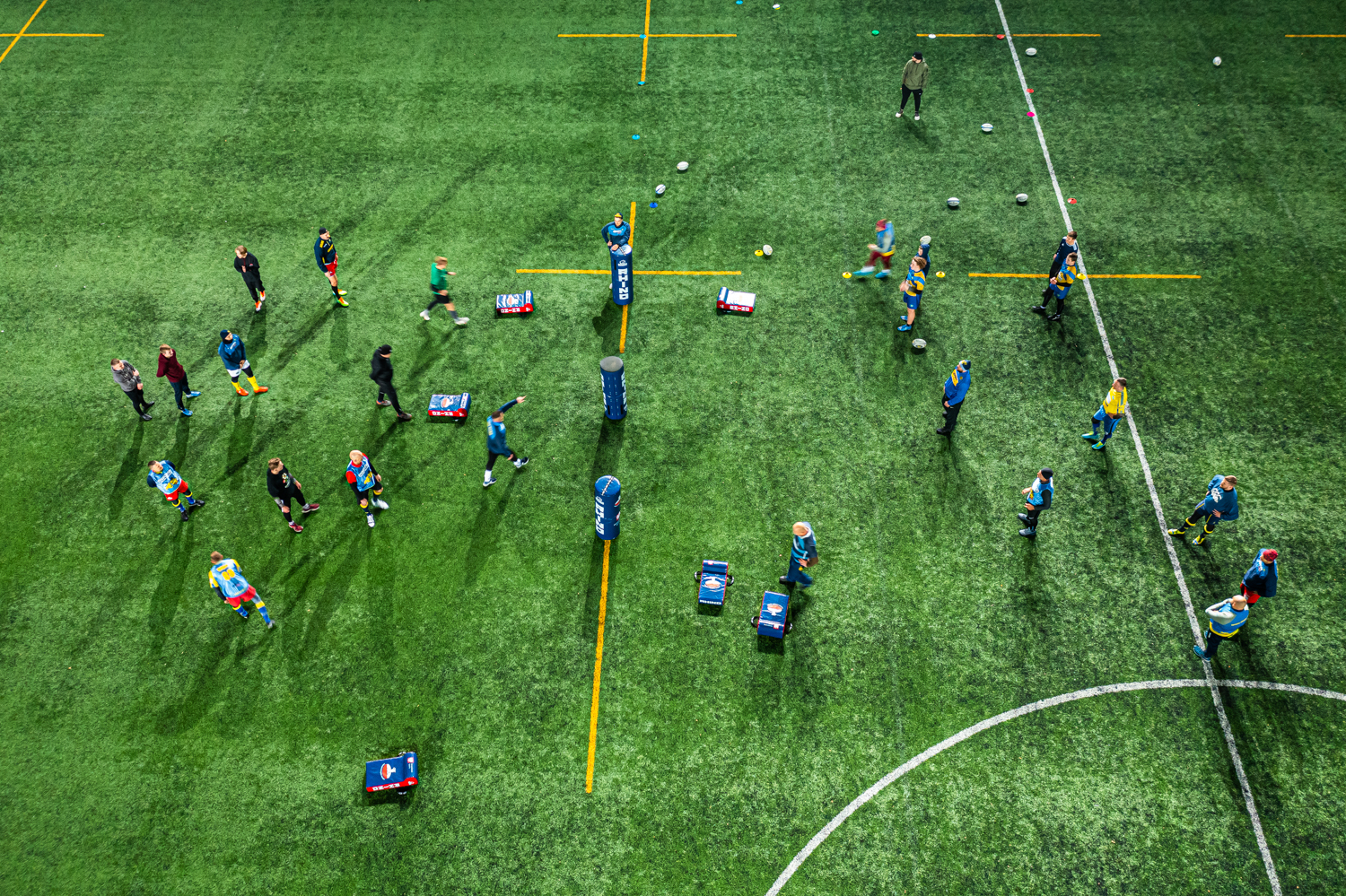 Odważni trenowali z rugbystami Arki Gdynia // fot. Marek Sałatowski (materiały kampanii „Odważni Wygrywają”)