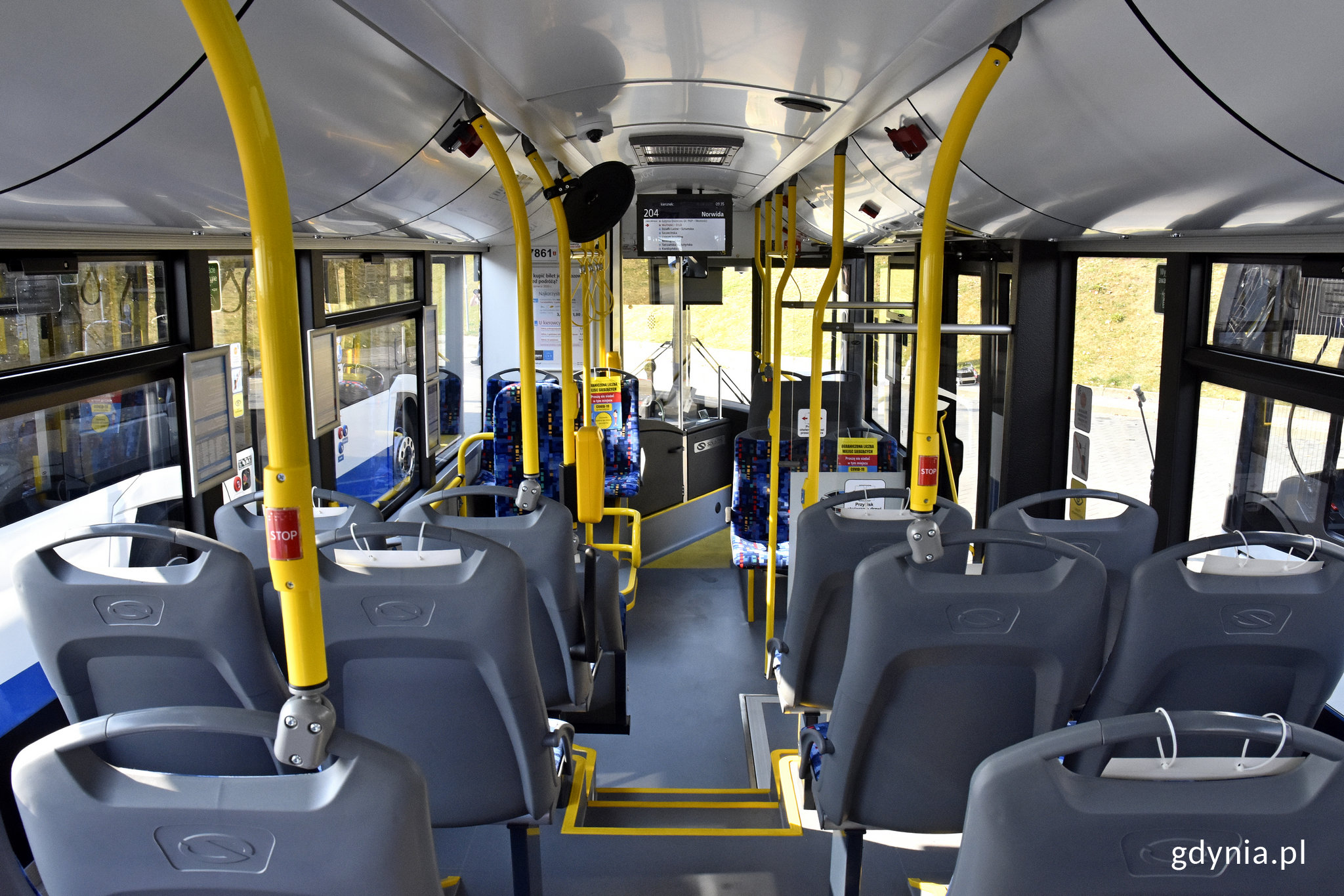 Wnętrze nowych midibusów, fot. Kamil Złoch