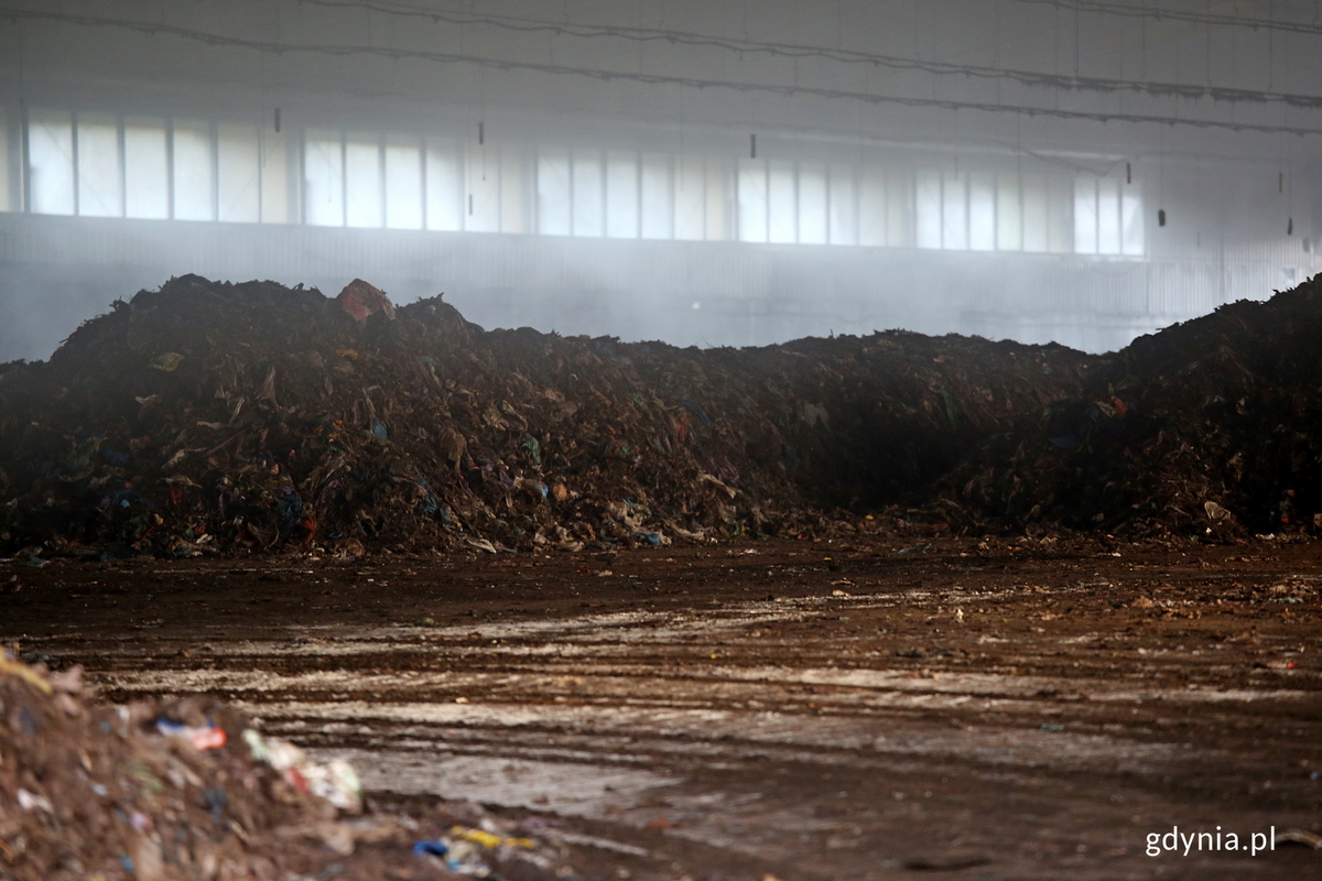 Hala kompostowa w Eko Dolinie, gdzie zachodzi proces biodegradacji i kompostowania odpadów kuchennych, z których powstanie kompost ED3000. Fot. Przemysław Kozłowski