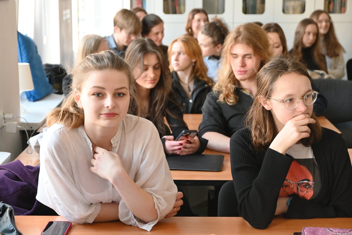 Wykład inspiracyjny dla uczniów III Liceum Ogólnokształcącego im. Marynarki Wojennej RP w Gdyni. Fot. Zygmunt Gołąb