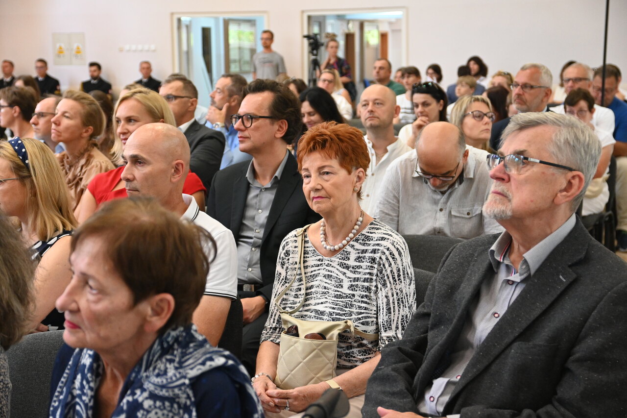 Podwójny jubileusz III LO im. Marynarki Wojennej w Gdyni - rodzice, kadra nauczycielska.