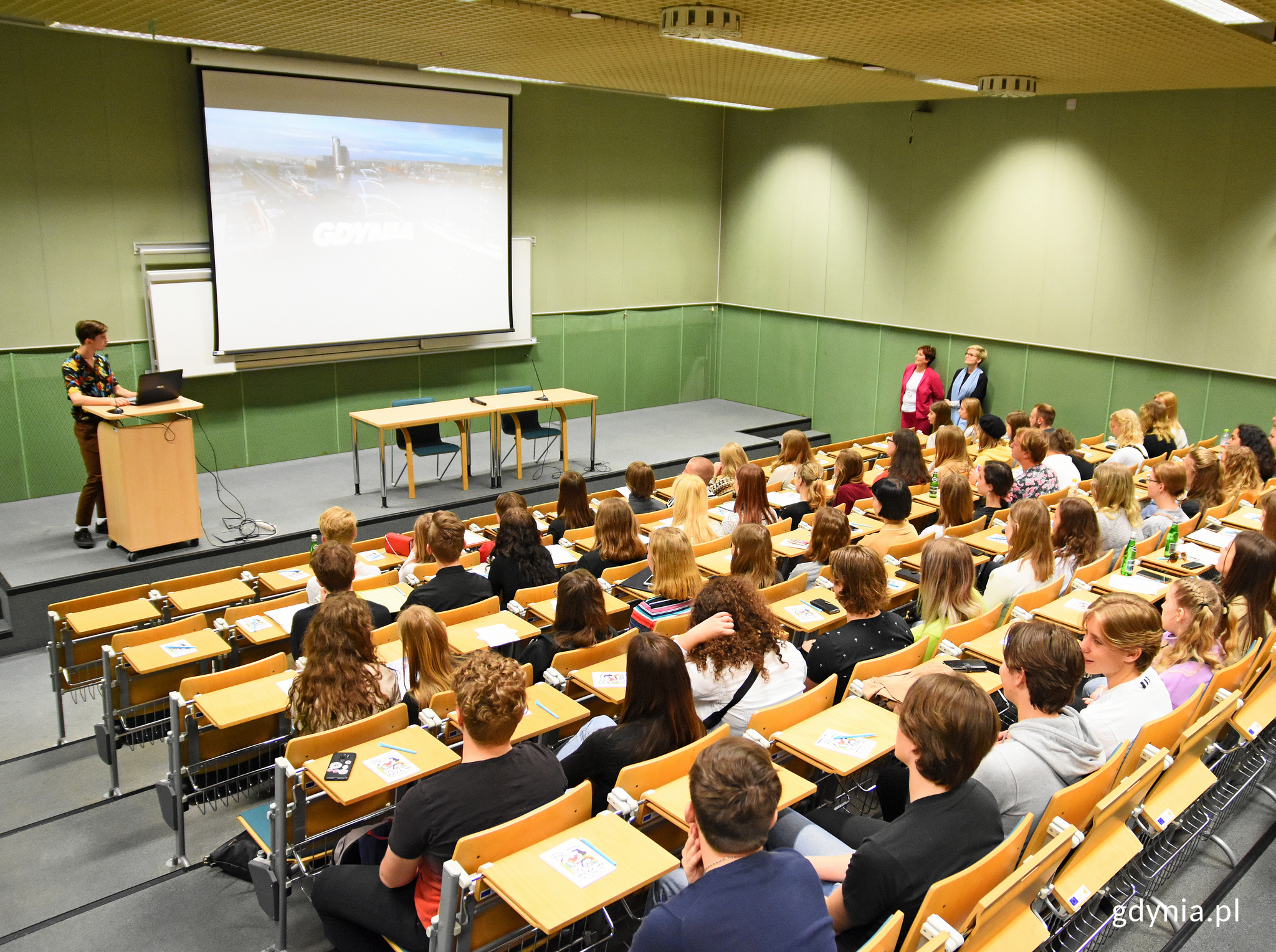 Uczniowie z II LO i szkoły z Karlskrony w Pomorskim Parku Naukowo-Technologicznym, fot. Kamil Złoch