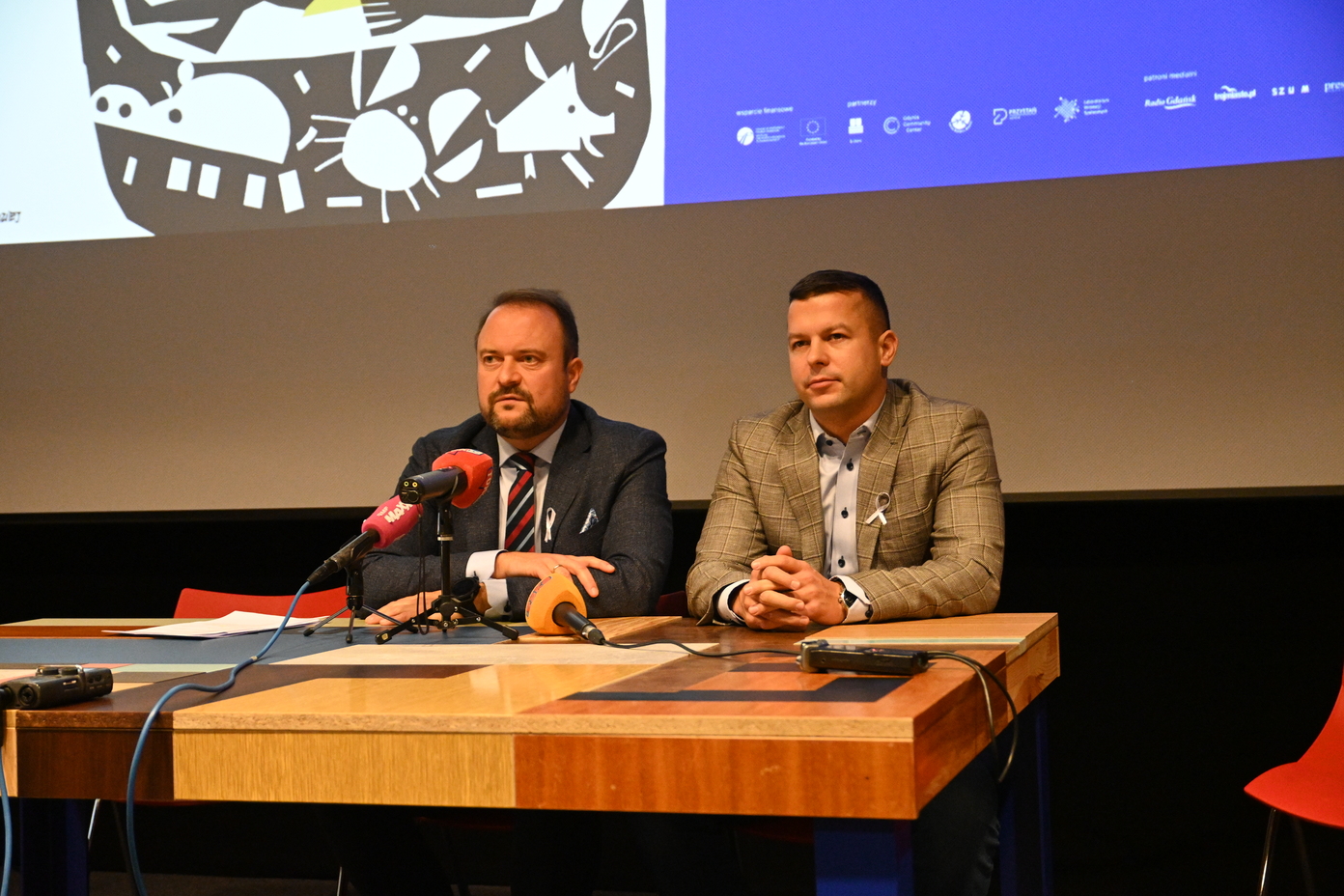 Na zdjęciu wiceprezydent Gdyni ds. rozwoju, Marek Łucyk i Tomasz Cząstka, zastępca dyrektora GCS podczas konferencji prasowej