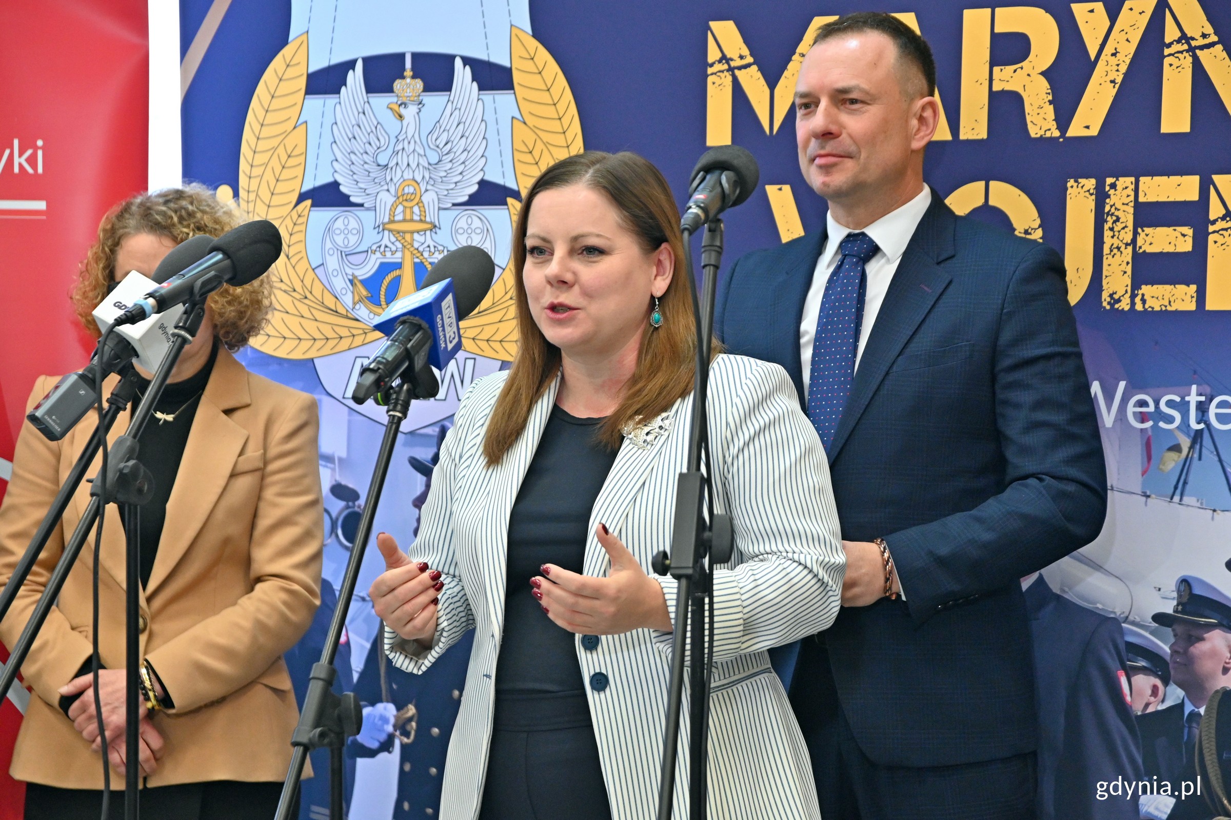 Prezydent Gdyni Aleksandra Kosiorek podczas briefingu prasowego przed warsztatami dotyczącymi tworzenia Strategii Rozwoju Polskiego Sportu 2040 (fot. Magdalena Czernek)