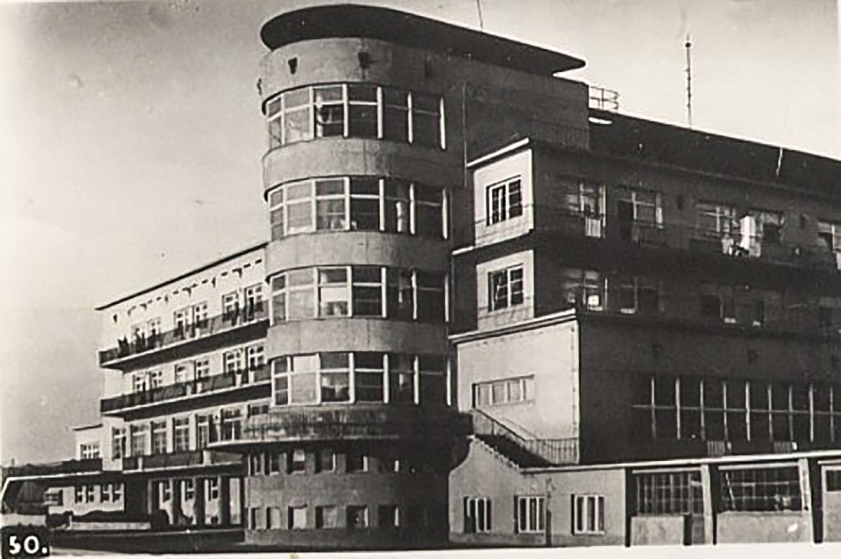 Budynek modernistyczny, zdjęcie przedwojenne.
