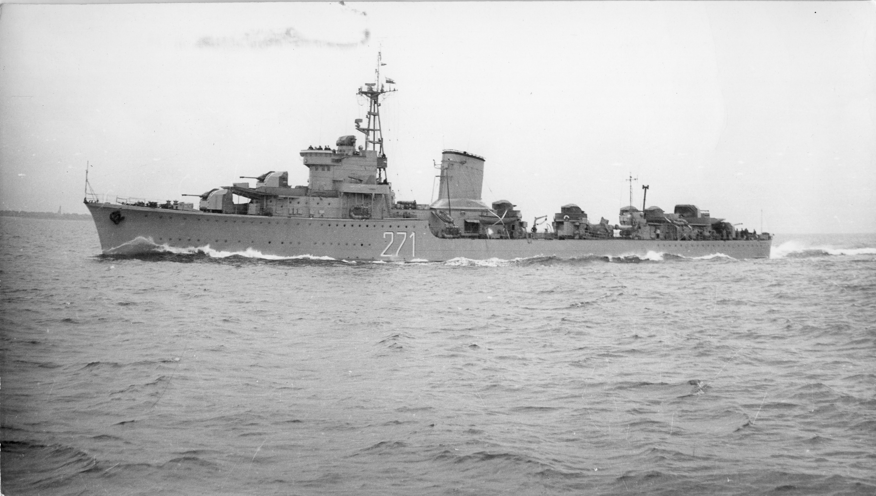ORP Błyskawica podczas manewrów. Źródło: Muzeum Marynarki Wojennej