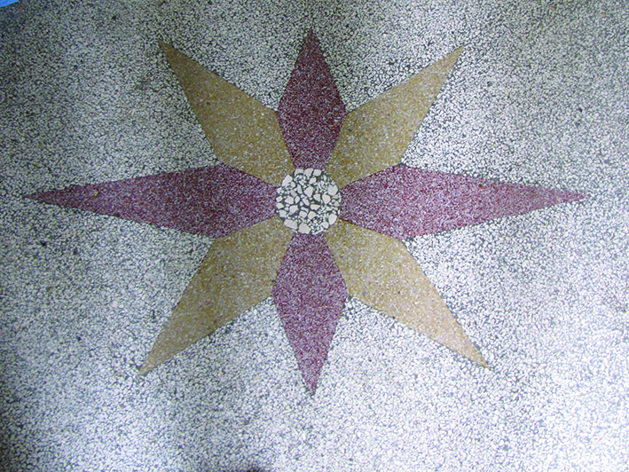 Motyw dekoracyjny z lastryka w budynku przy ul. Mickiewicza 33