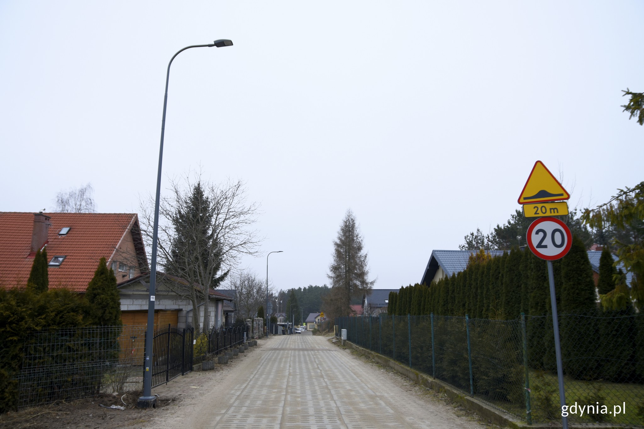 Dzięki inicjatywie Rady Dzielnicy Chwarzno-Wiczlino udało się zakończyć trzecią inwestycję związaną z budową nowoczesnego oświetlenia // fot. Sławomir Okoń