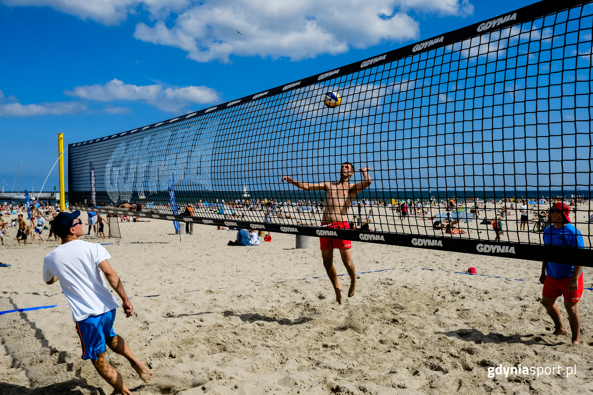 siatkówka plażowa na plaży