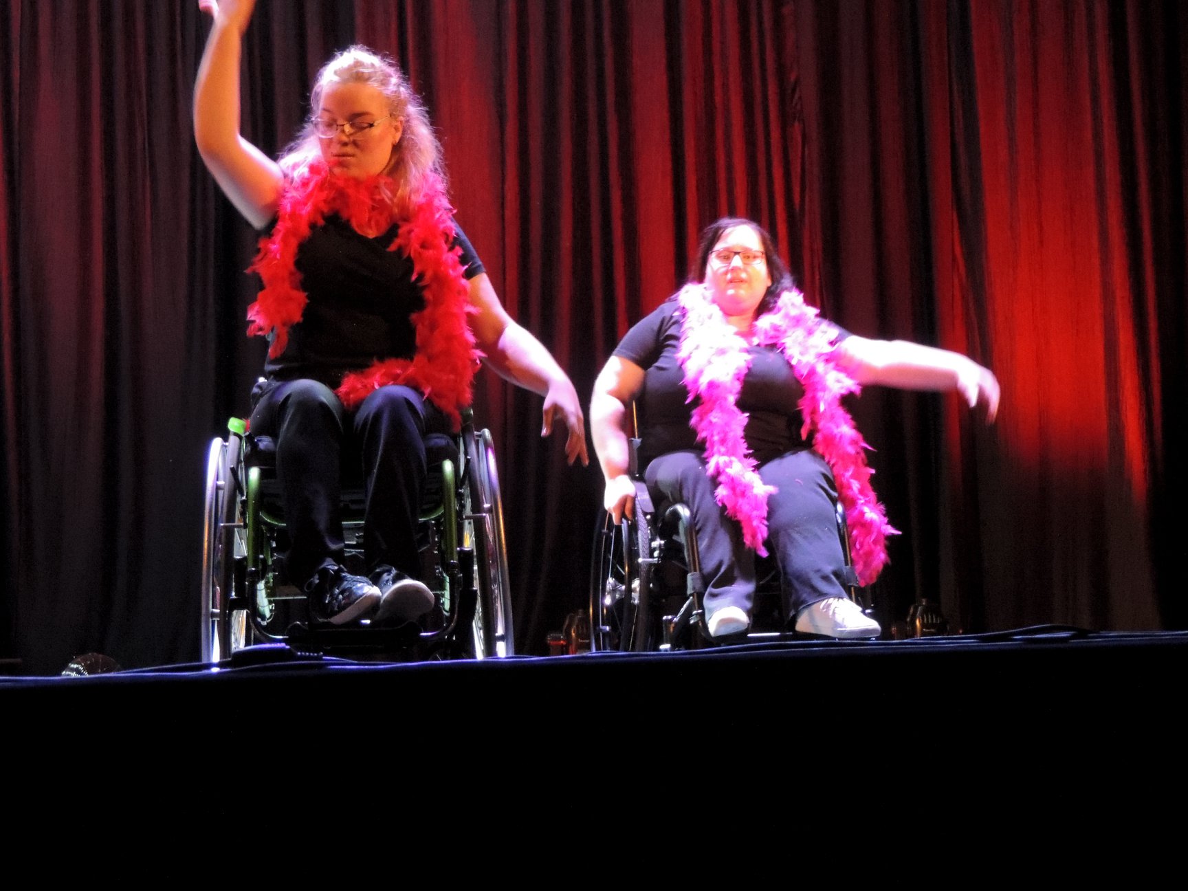 Jeden z występów - taniec na wózkach // mat. stowarzyszenia