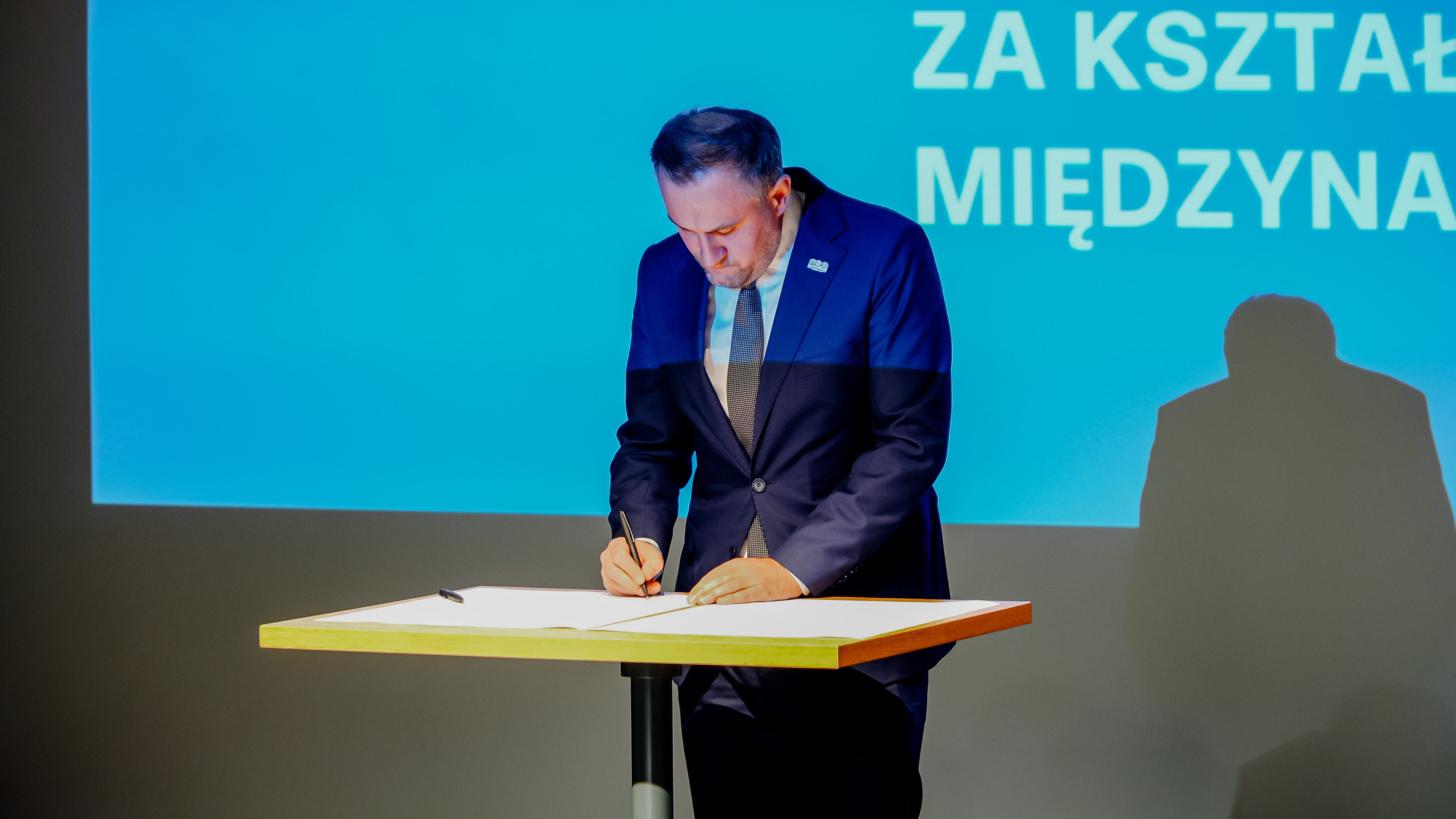 Dekalrację podpisuje wiceprezydent Tomasz Augustyniak