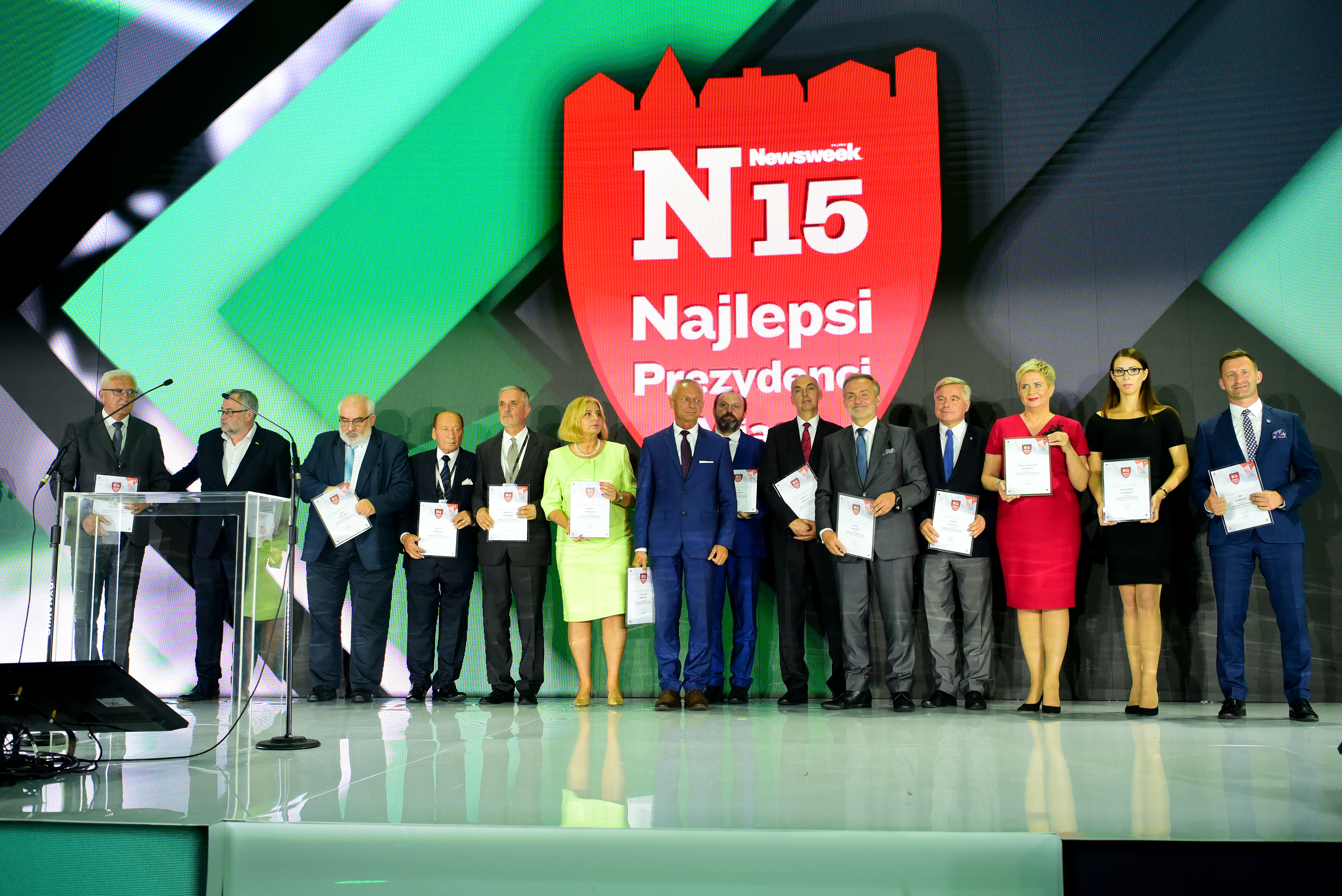 Wszyscy nagrodzeni w rankingu N15 prowadzonym przez Newsweek, fot. kongresregionow.pl