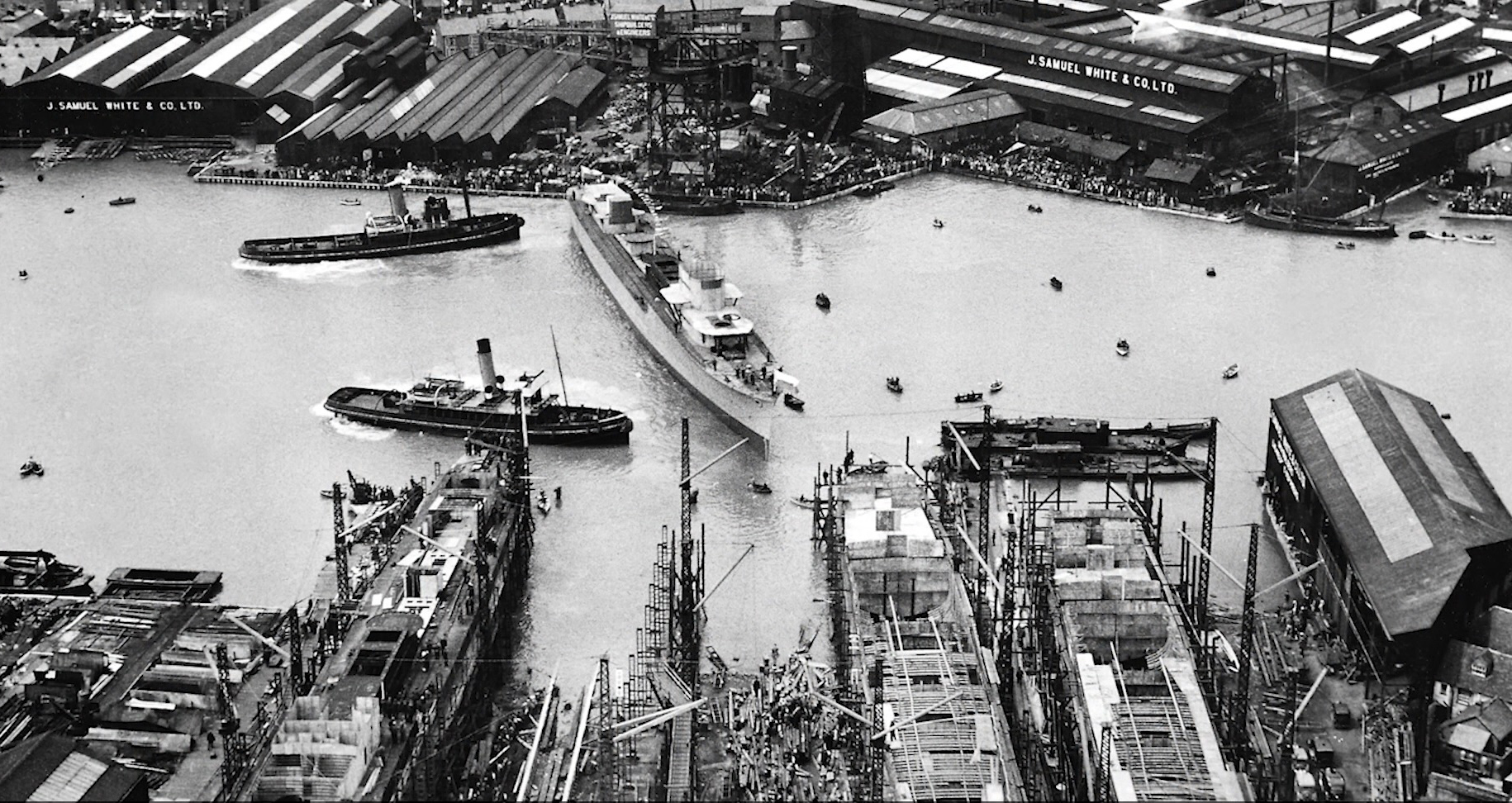 ORP Błyskawica w stoczni J. Samuel White w Cowes, źródło: Muzeum Marynarki Wojennej