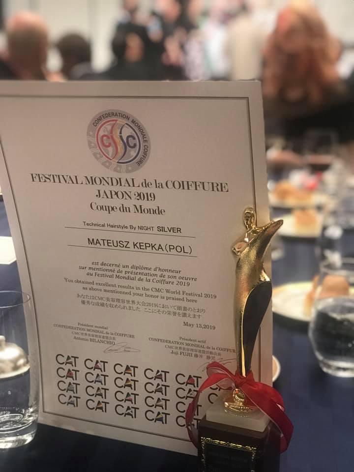 Dyplom i statuetka nowego wicemistrza, fot. Mateusz Kępka