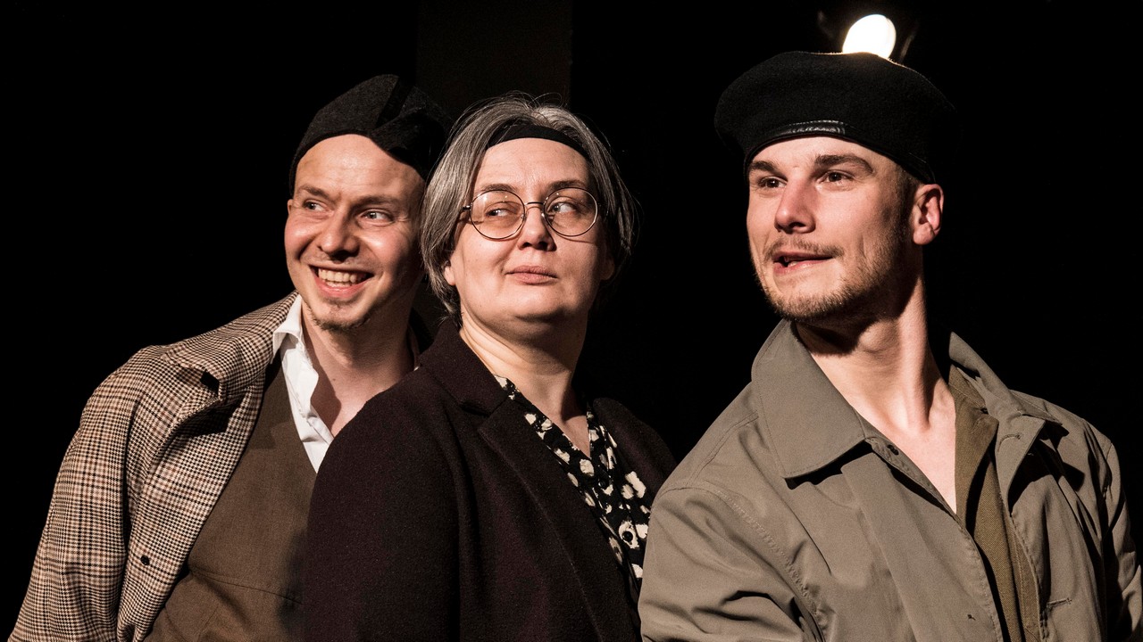 „Dojrzeć do dzieciństwa”. Na zdj.: Ida Bocian, Jacek Panek i Filip Wójcik // fot. Grzegorz Kujawiński